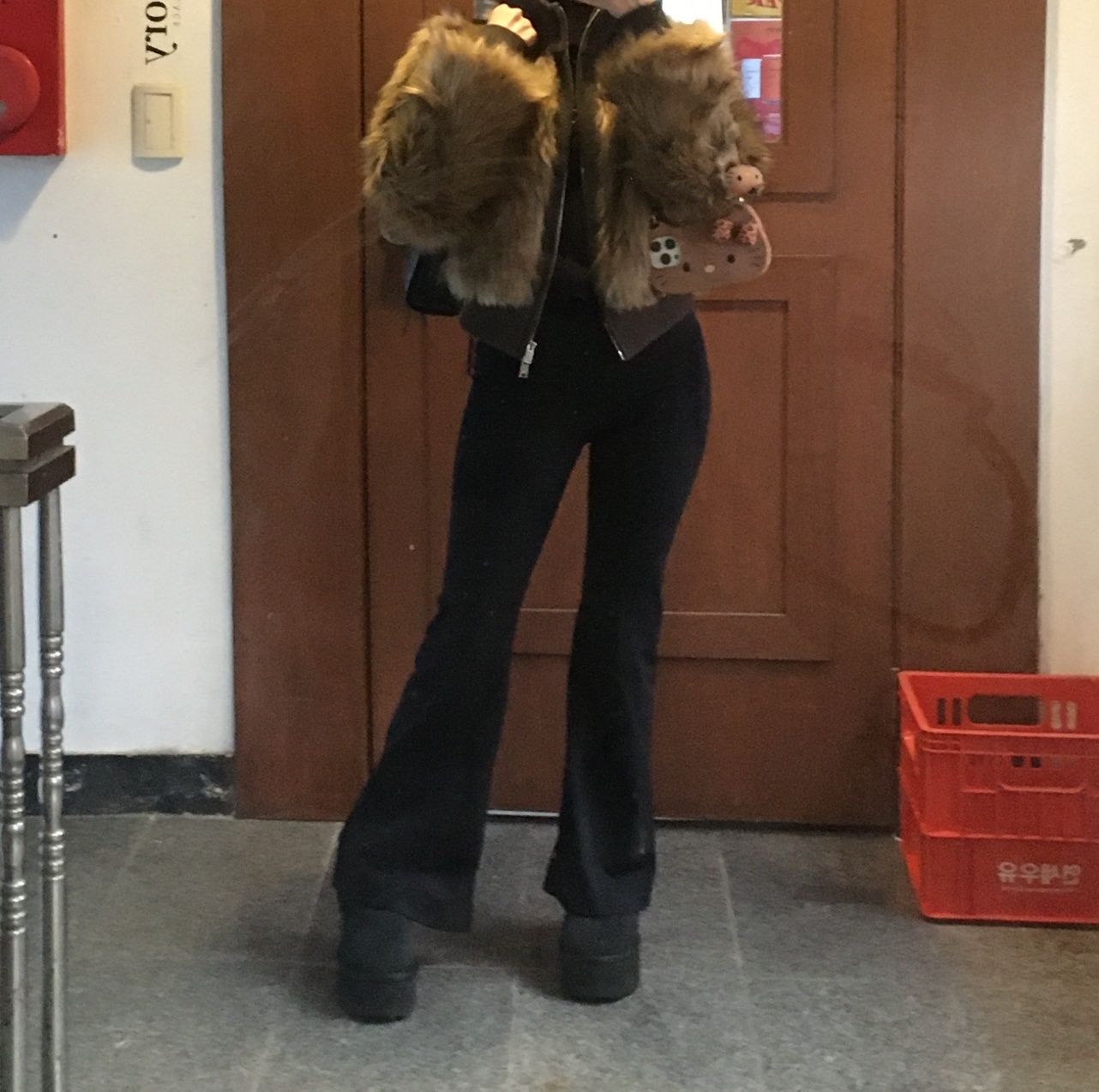 NACHE★韓国★人気★HOODIE CROP FUR JACKET 2色 MUSINSA公式 | NACHE HOODIE CROP FUR JACKET BLACK