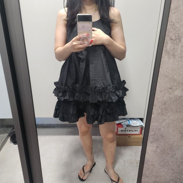 ワンピース sinoon Frill Sleeveless Dress (Black) MUSINSA公式 | SINOON [ILLIT WONHEE wearing] Frill Sleeveless