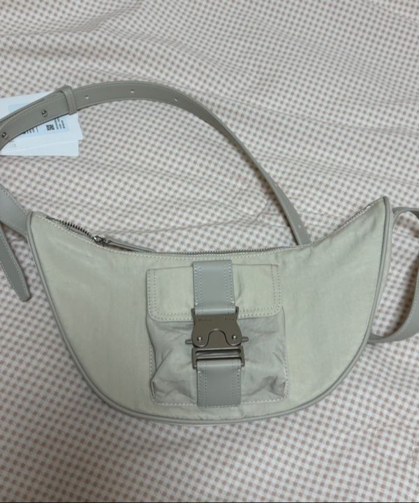 Matin Kim☆BUCKLE HOBO BAG Matin Kim Taiwan | MATIN KIM 秋冬系列全新上市BUCKLE HOBO BAG