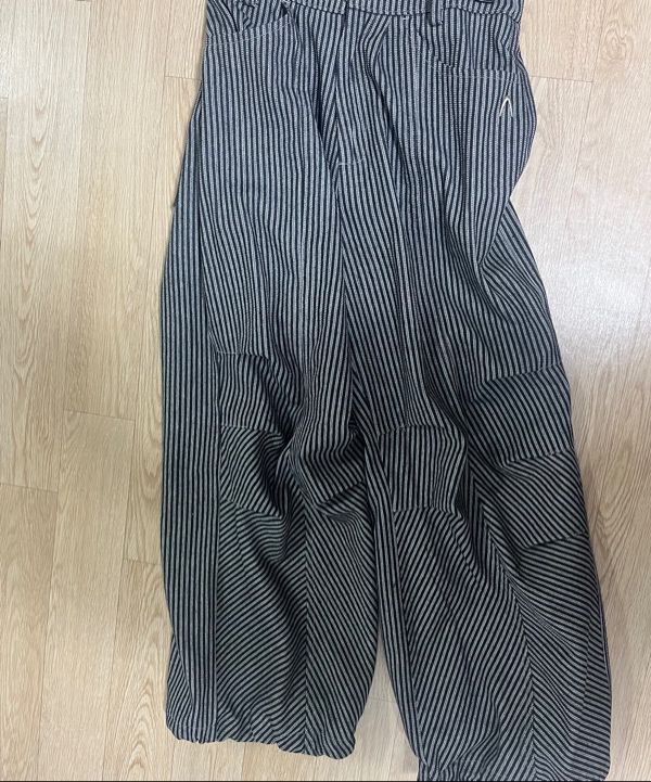 MUSINSA | AAKAM Knee Pin-tuck Stripe Denim Pants (Black)