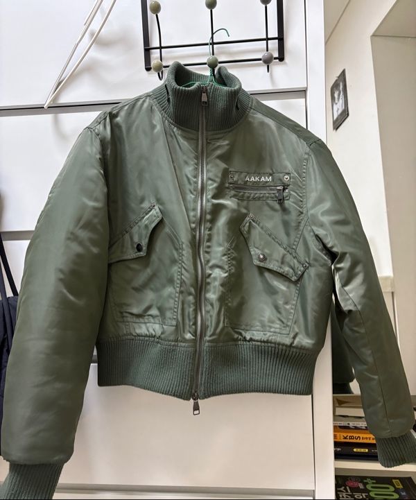 MUSINSA公式 | AAKAM High-Neck Bomber Jacket (Khaki)