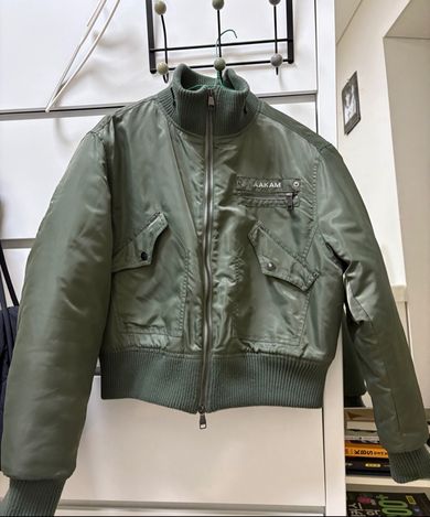 MUSINSA公式 | AAKAM High-Neck Bomber Jacket (Khaki)