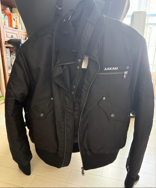 MUSINSA公式 | AAKAM High-Neck Bomber Jacket (Black)