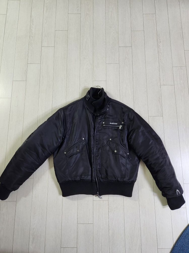 MUSINSA公式 | AAKAM High-Neck Bomber Jacket (Black)
