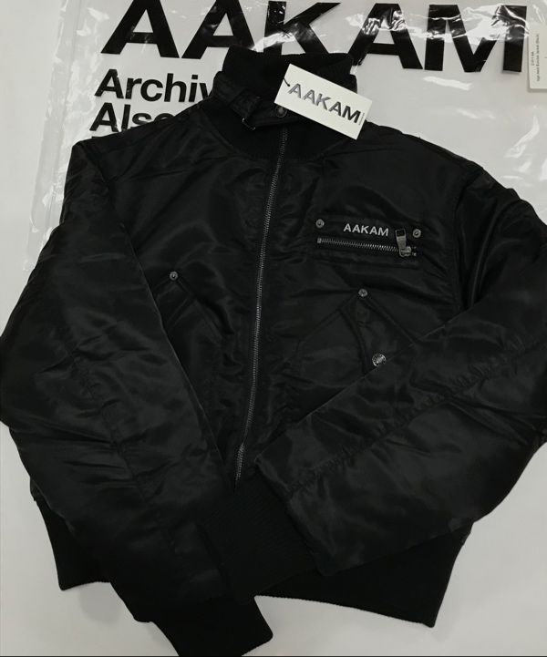 MUSINSA公式 | AAKAM High-Neck Bomber Jacket (Black)