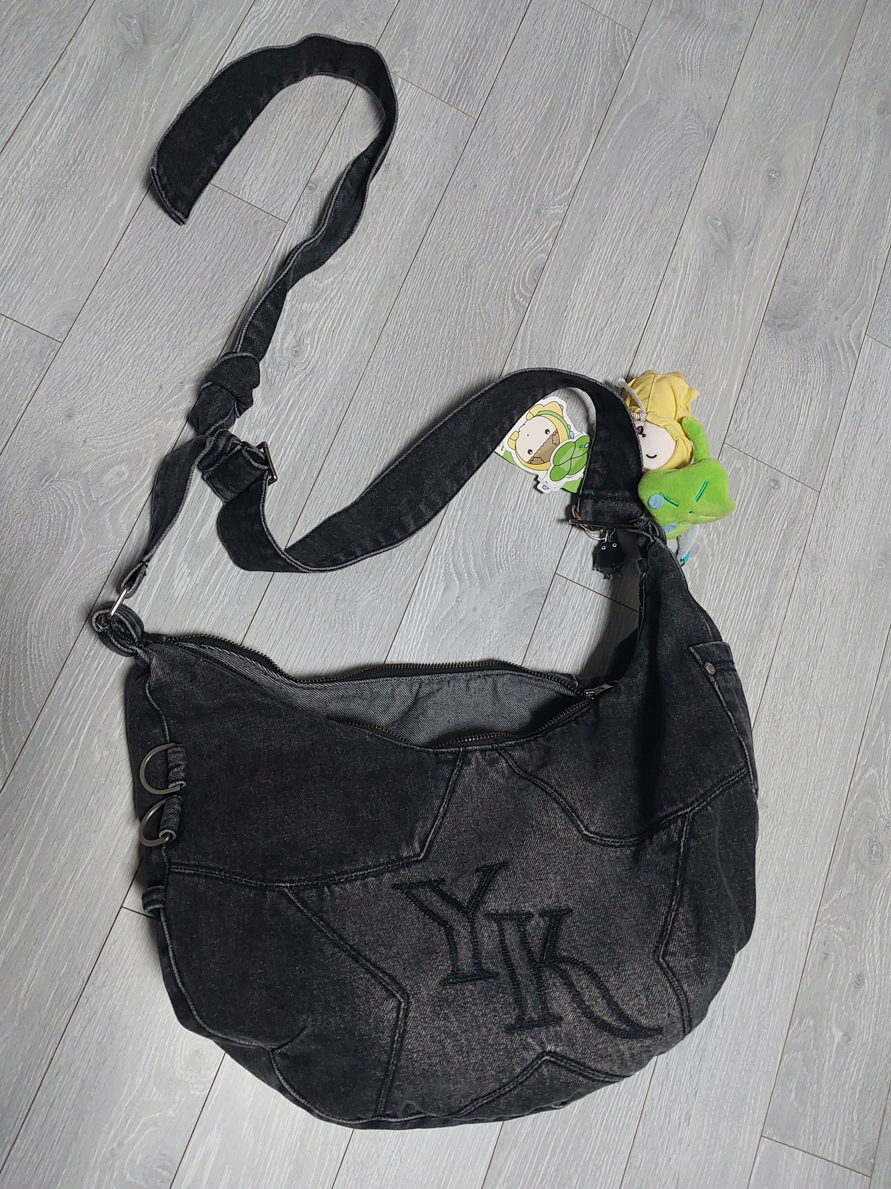 MUSINSA公式 | WAI KEI Star Denim Crossbody Bag Black