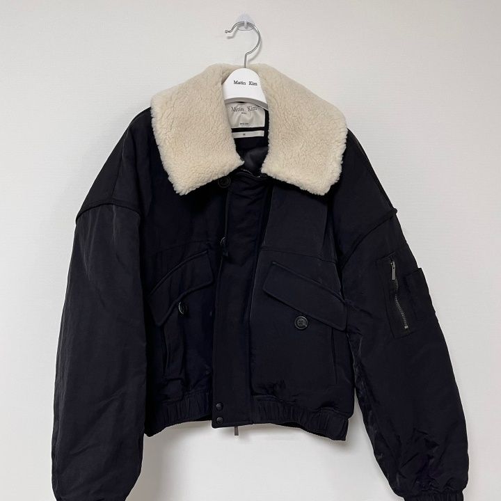 ダウンジャケット・コート [MATINKIM]fur collar point bomber jumper in khaki MUSINSA | MATIN KIM FUR COLLAR POINT BOMBER JUMPER IN KHAKI