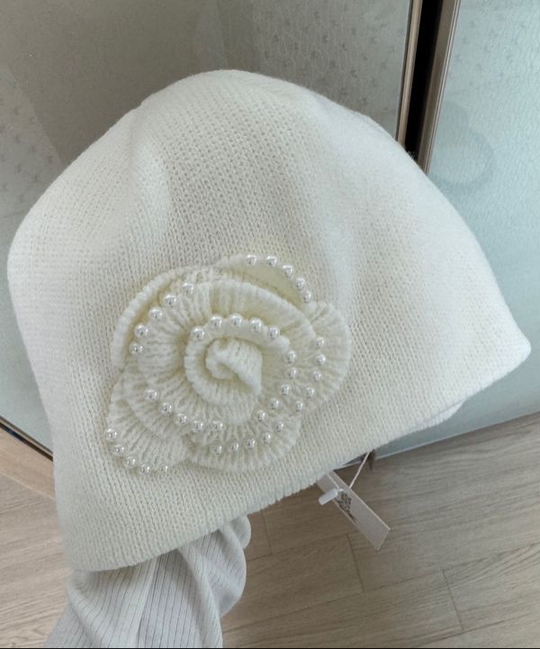MUSINSA公式 | SETUPEXE PEARL CORSAGE BEANIE / IVORY