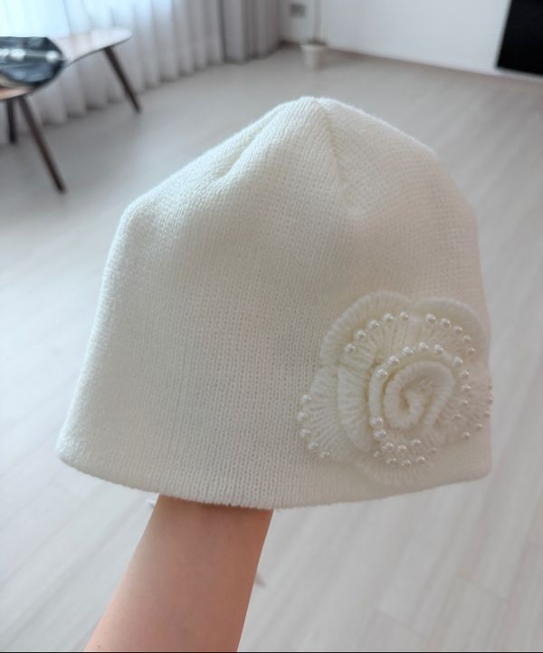 MUSINSA公式 | SETUPEXE PEARL CORSAGE BEANIE / IVORY