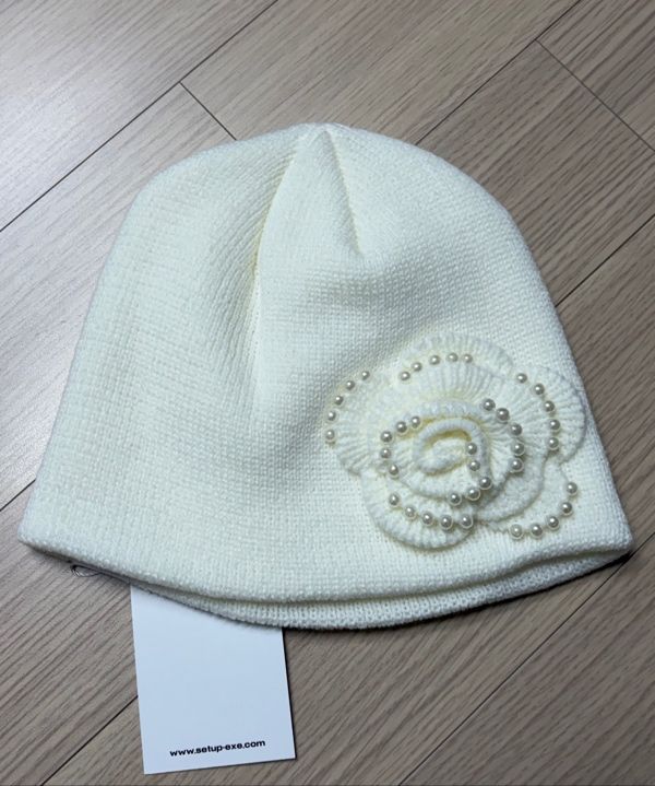 MUSINSA公式 | SETUPEXE PEARL CORSAGE BEANIE / IVORY
