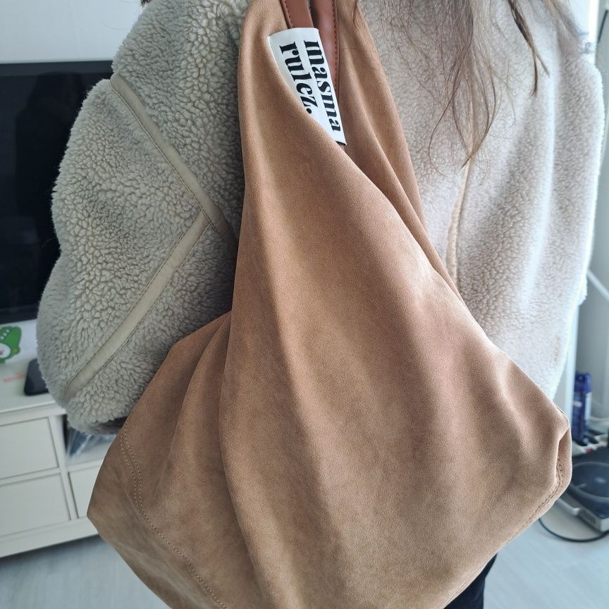 MUSINSA公式 | MASMARULEZ Wing Suede Bag _ Beige