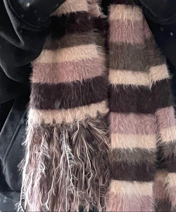 MUSINSA | IUGAMAKARAS Striped Hairy Bold Muffler (Pink)