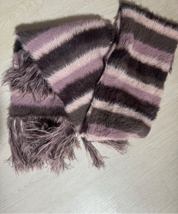 MUSINSA | IUGAMAKARAS Striped Hairy Bold Muffler (Brown)