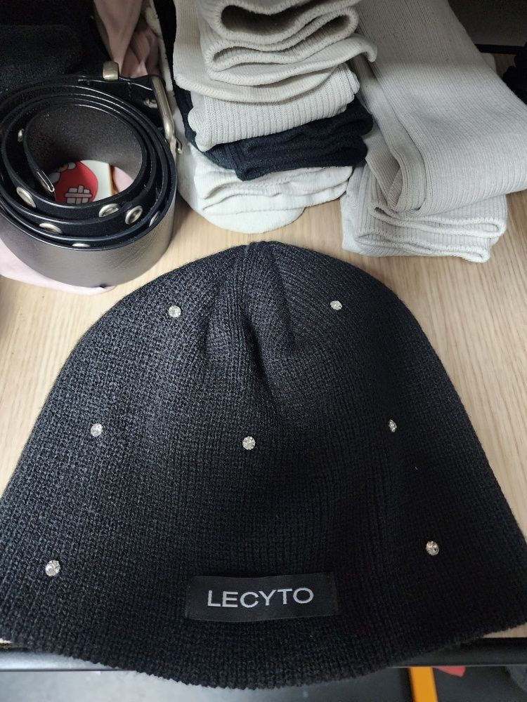 MUSINSA公式 | LECYTO Cubic Logo Beanie_[Black]