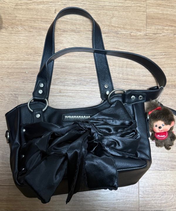 MUSINSA公式 | IUGAMAKARAS Laced Ribbon Leather Shoulder Bag (Black)