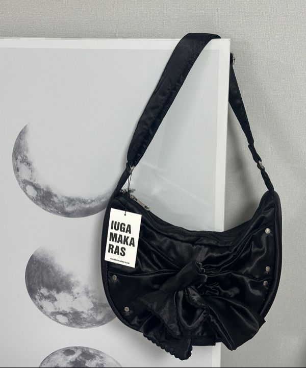 MUSINSA公式 | IUGAMAKARAS Laced Ribbon Shoulder Bag (Black)