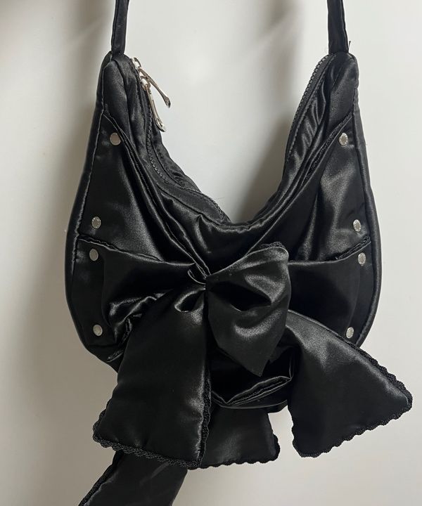 MUSINSA公式 | IUGAMAKARAS Laced Ribbon Shoulder Bag (Black)