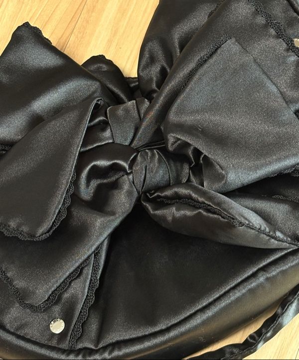 MUSINSA | IUGAMAKARAS Laced Ribbon Shoulder Bag (Black)
