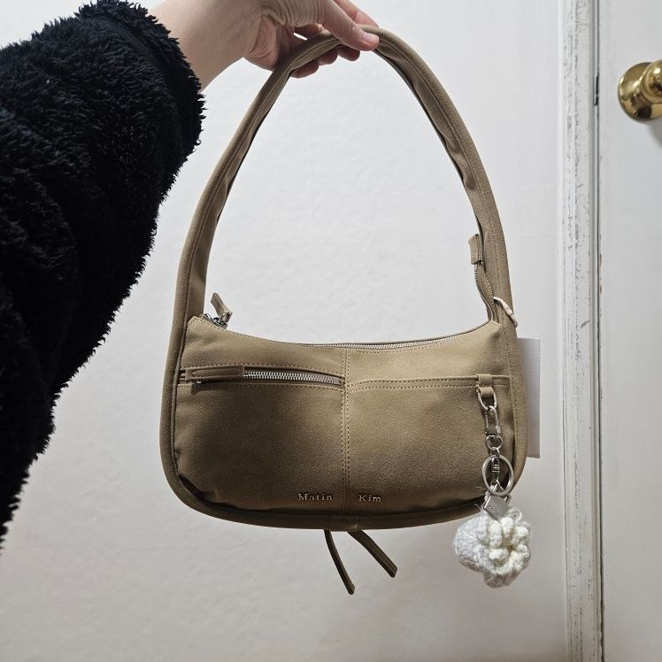 ショルダーバッグ・ポシェット [MATINKIM]zip around suede shoulder bag in gray ZIP AROUND SUEDE SHOULDER BAG IN GREY - MATINKIM