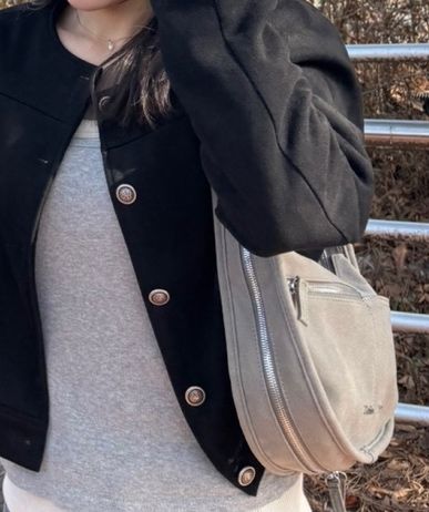 無料配送 ★Matin Kim★ ZIP AROUND SUEDE SHOULDER BAG ZIP AROUND SUEDE SHOULDER BAG IN GREY – Matin Kim
