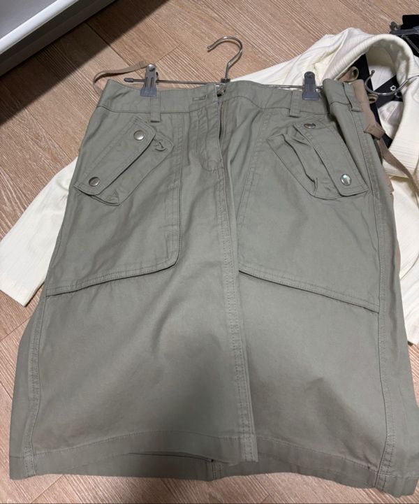 MUSINSA | MUSINSA STANDARD WOMAN Womens Cargo Knee Length Skirt [Sage]