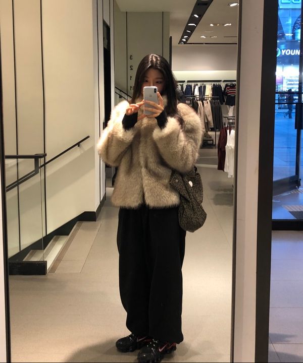 ★as''on★BIBI FUR JACKET / IVORY★正規品/韓国送料込 MUSINSA | ASON BIBI FUR JACKET / IVORY