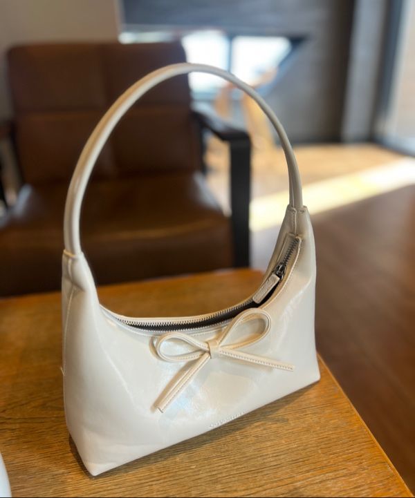 [COVERNAT]★韓国人気★CLOVERHEART RIBBON TOTE BAG MUSINSA | COVERNAT WOMAN Clover Heart Ribbon Tote Bag Black