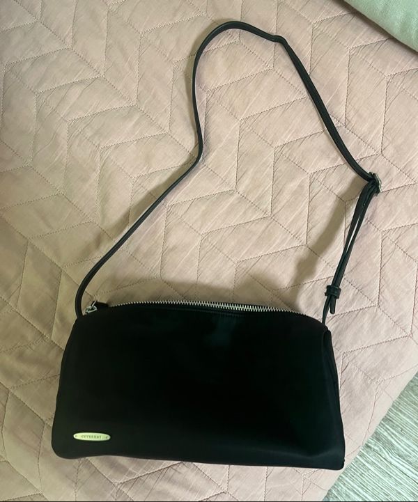 MUSINSA | COVERNAT WOMAN Clover Heart Square Shoulder Bag Black