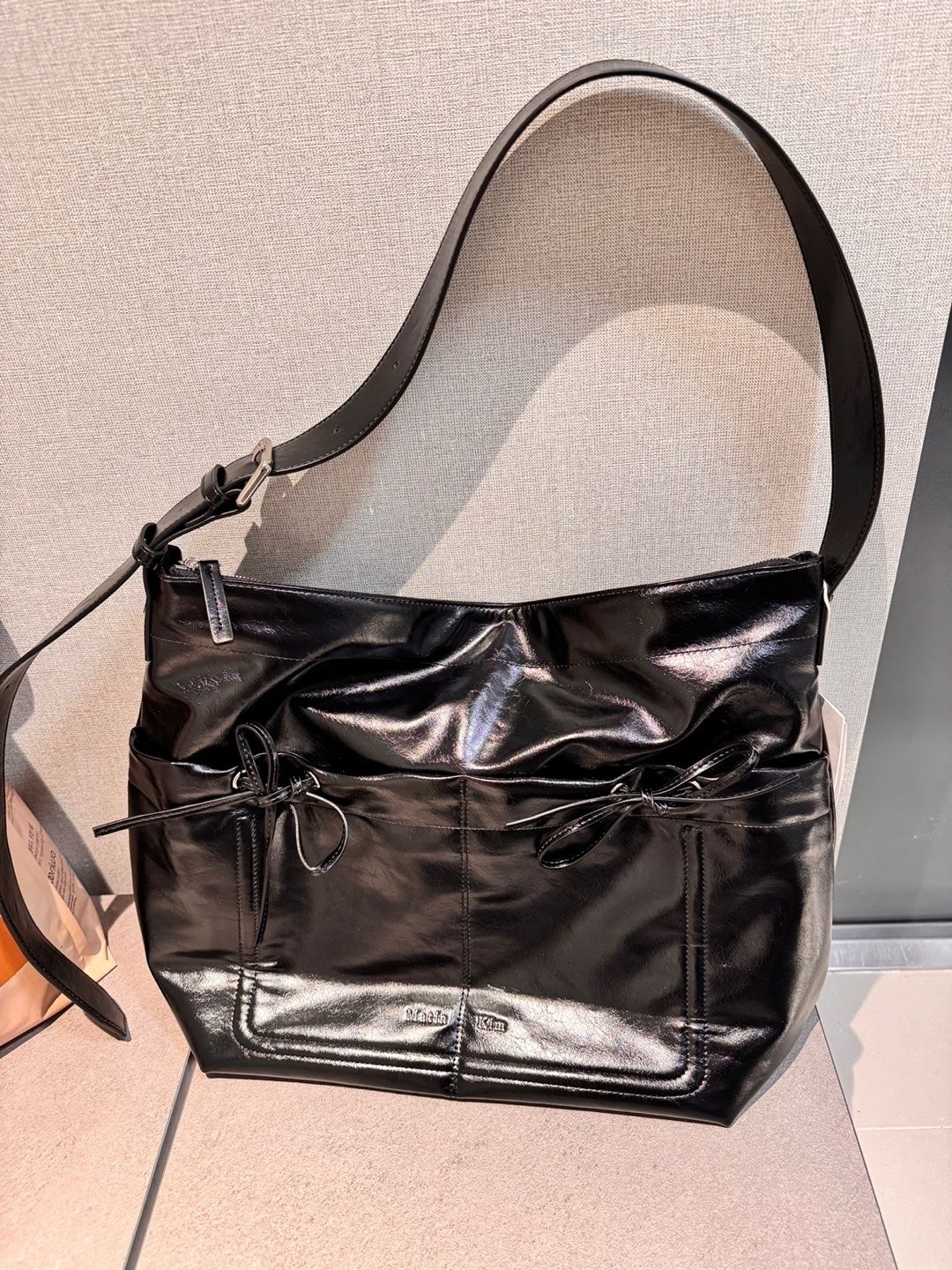 MUSINSA公式 | MATIN KIM POCKET SHIRRING RIBBON BIG BAG IN