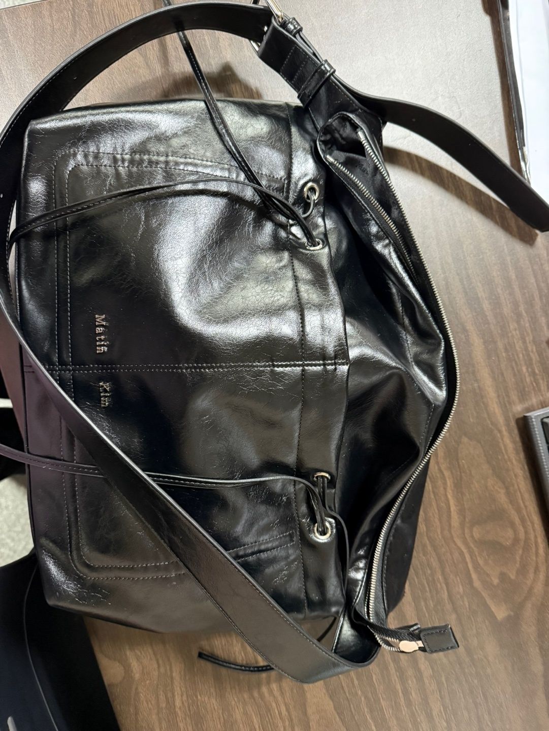 MUSINSA公式 | MATIN KIM POCKET SHIRRING RIBBON BIG BAG IN BLACK