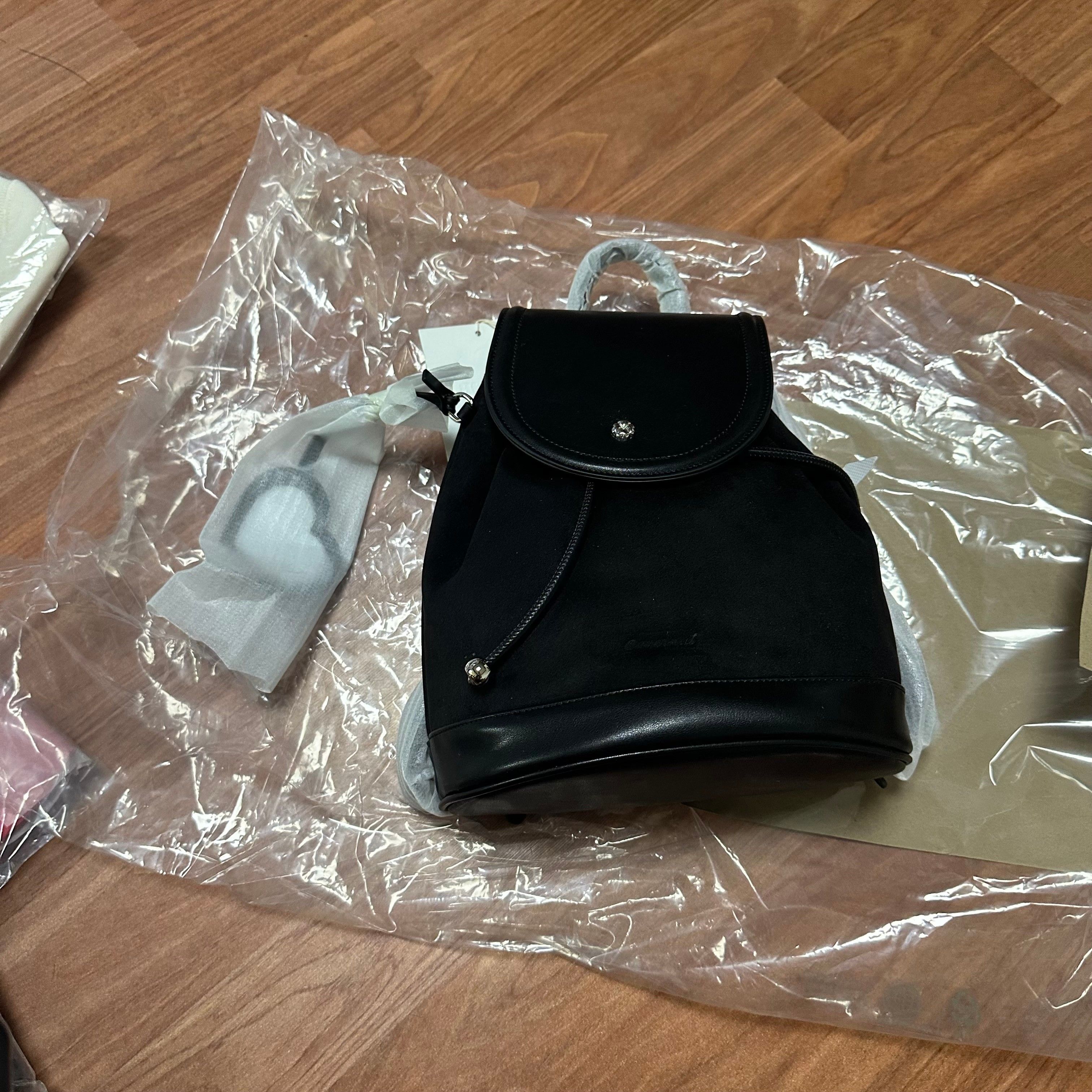 MUSINSA | COVERNAT WOMAN Cloverheart Classic Suede Backpack