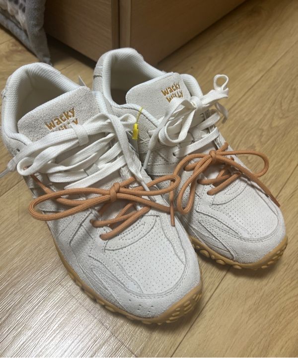 MUSINSA公式 | WACKY WILLY キテスニーカーエクルー