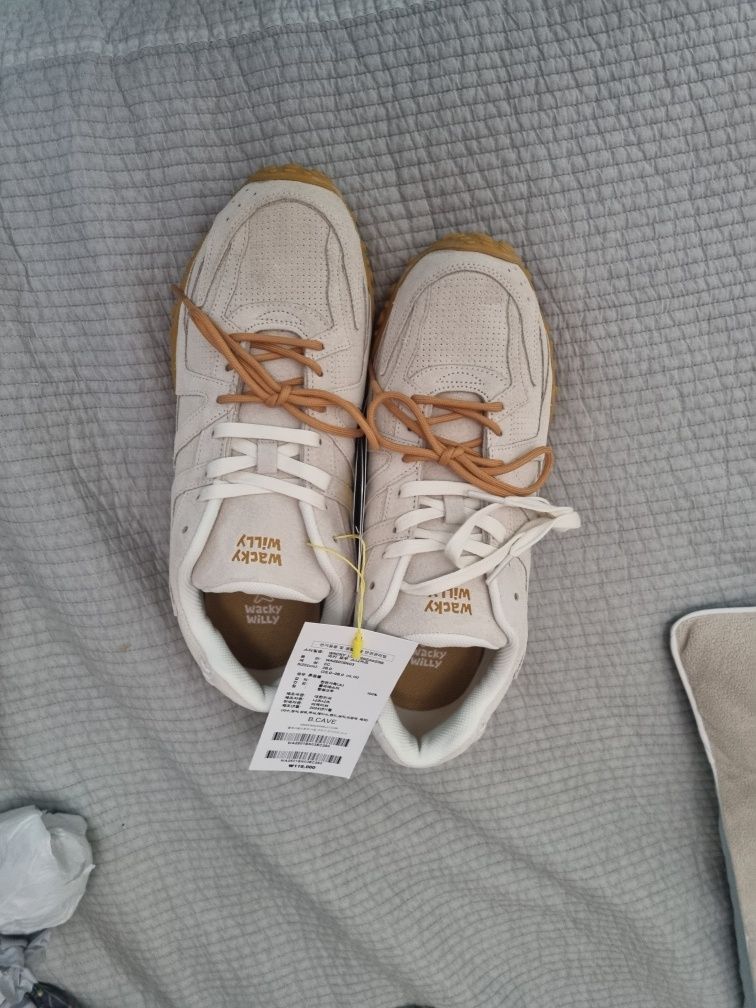 MUSINSA公式 | WACKY WILLY キテスニーカーエクルー