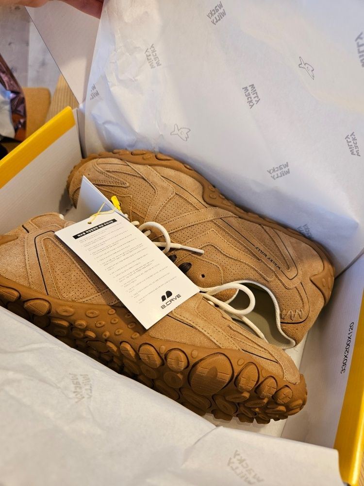 MUSINSA公式 | WACKY WILLY Kitte Sneakers Camel