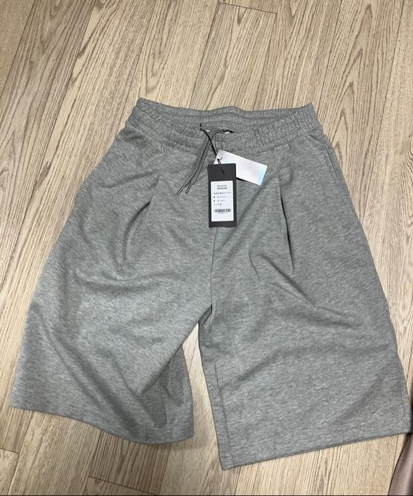 MUSINSA | MUSINSA STANDARD [Cool Standard] One Tuck Bermuda