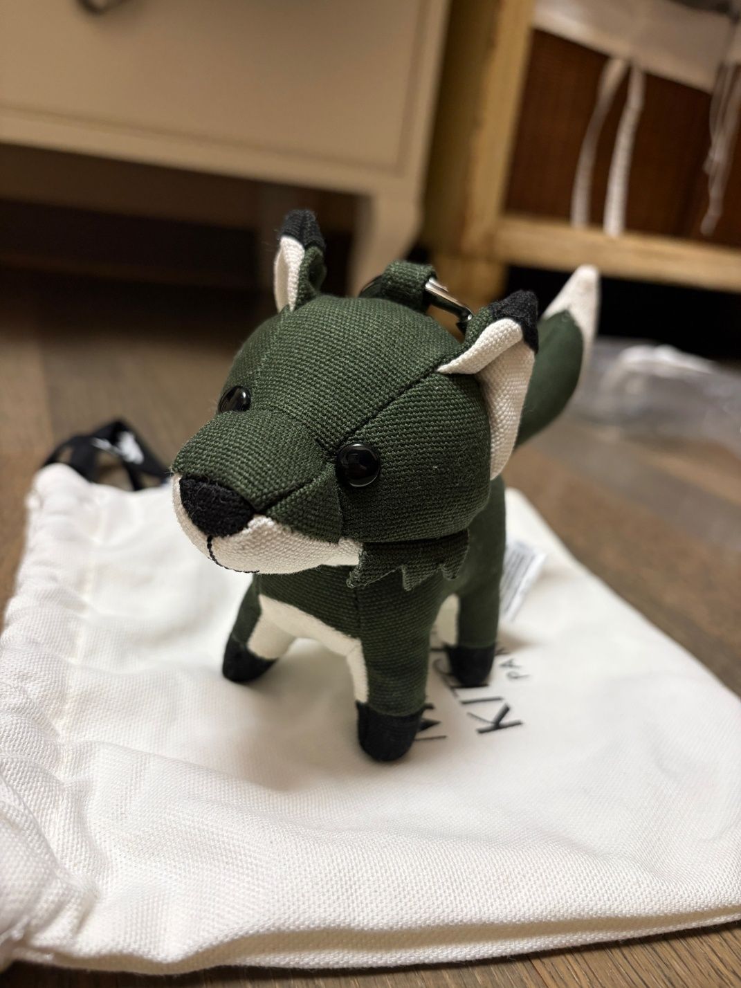 MUSINSA公式 | MAISON KITSUNE フォックスバックチャームキーホルダー