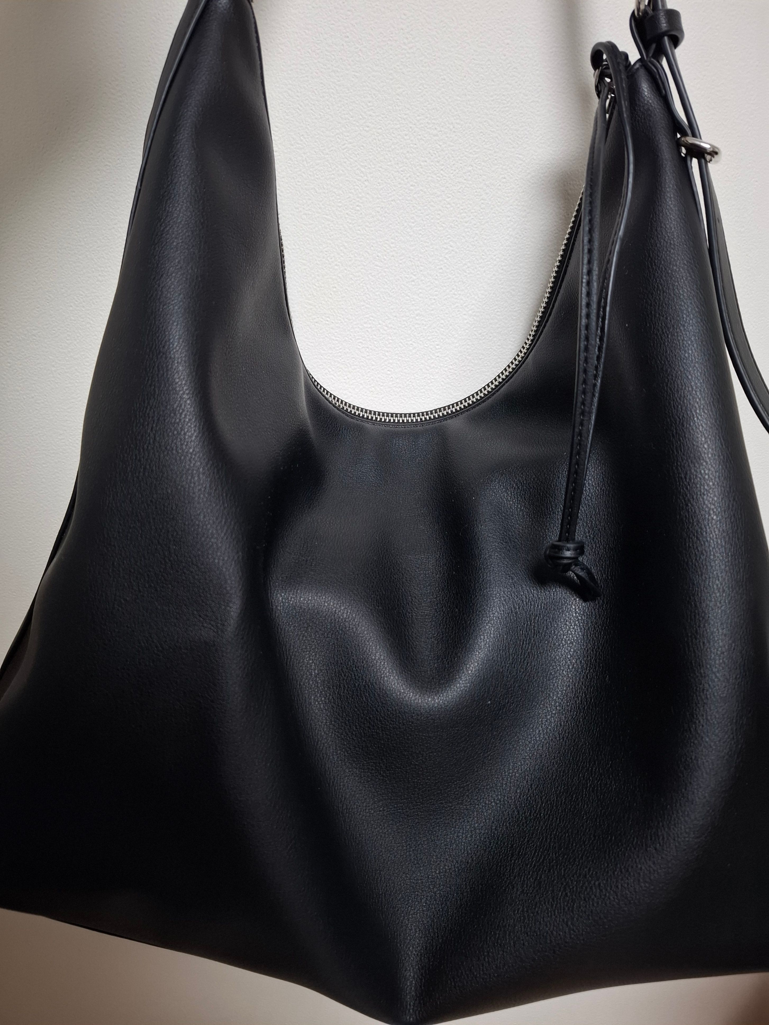 MUSINSA | MUSINSA STANDARD WOMAN Women's Slouch Shoulder Bag