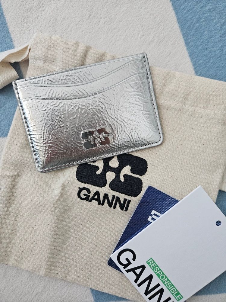 MUSINSA公式 | GANNI ガニ ブ メタリックカードホルダー - シルバー