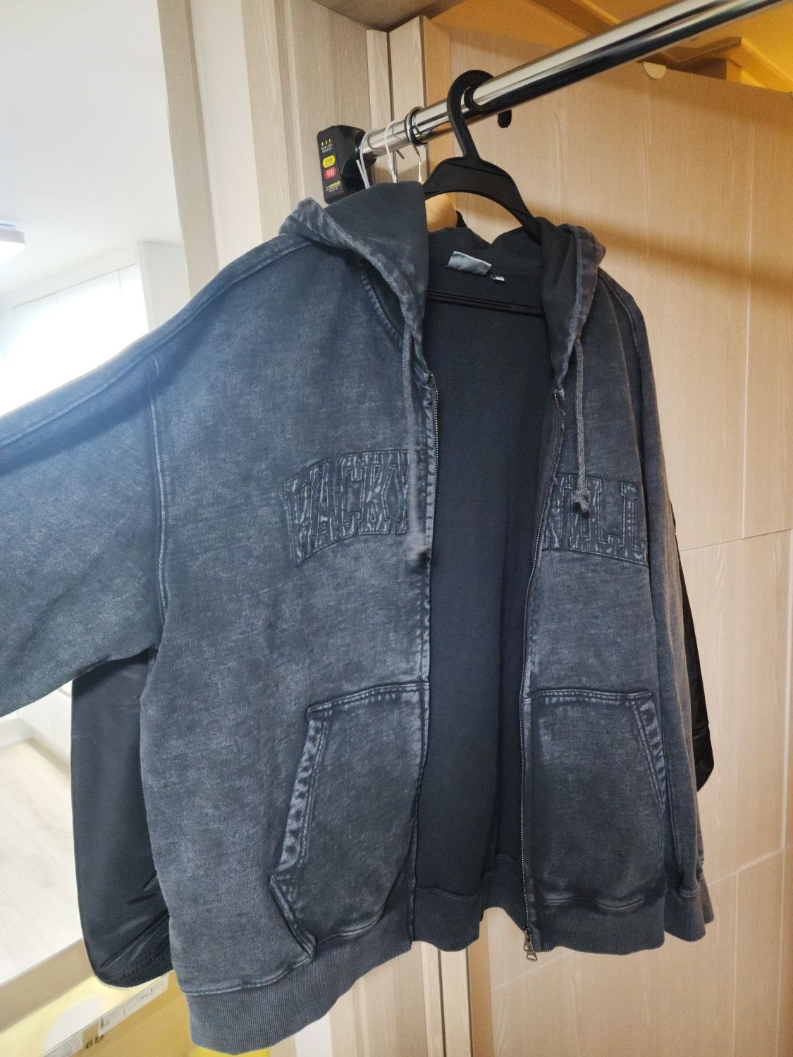 MUSINSA | WACKY WILLY Waki Big Applique Washed Hooded Zip-Up