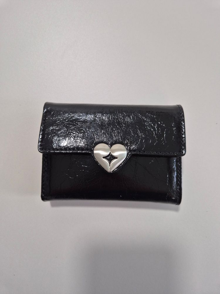 MUSINSA | fennec HEARTY FLAP WALLET - BLACK