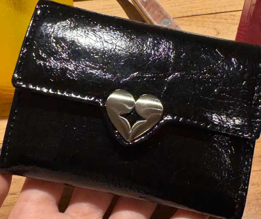MUSINSA公式 | fennec HEARTY FLAP WALLET - BLACK