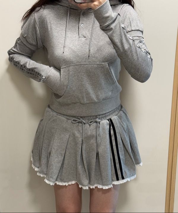 MUSINSA | LUV IS TRUE IM SHORT PLEATS SKIRT(GRAY)