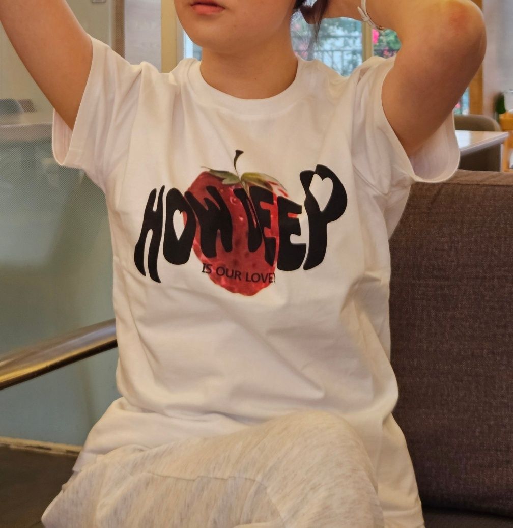 MUSINSA公式 | LUV IS TRUE IM HOW DEEP STRAWBERRY TEE(WHITE)