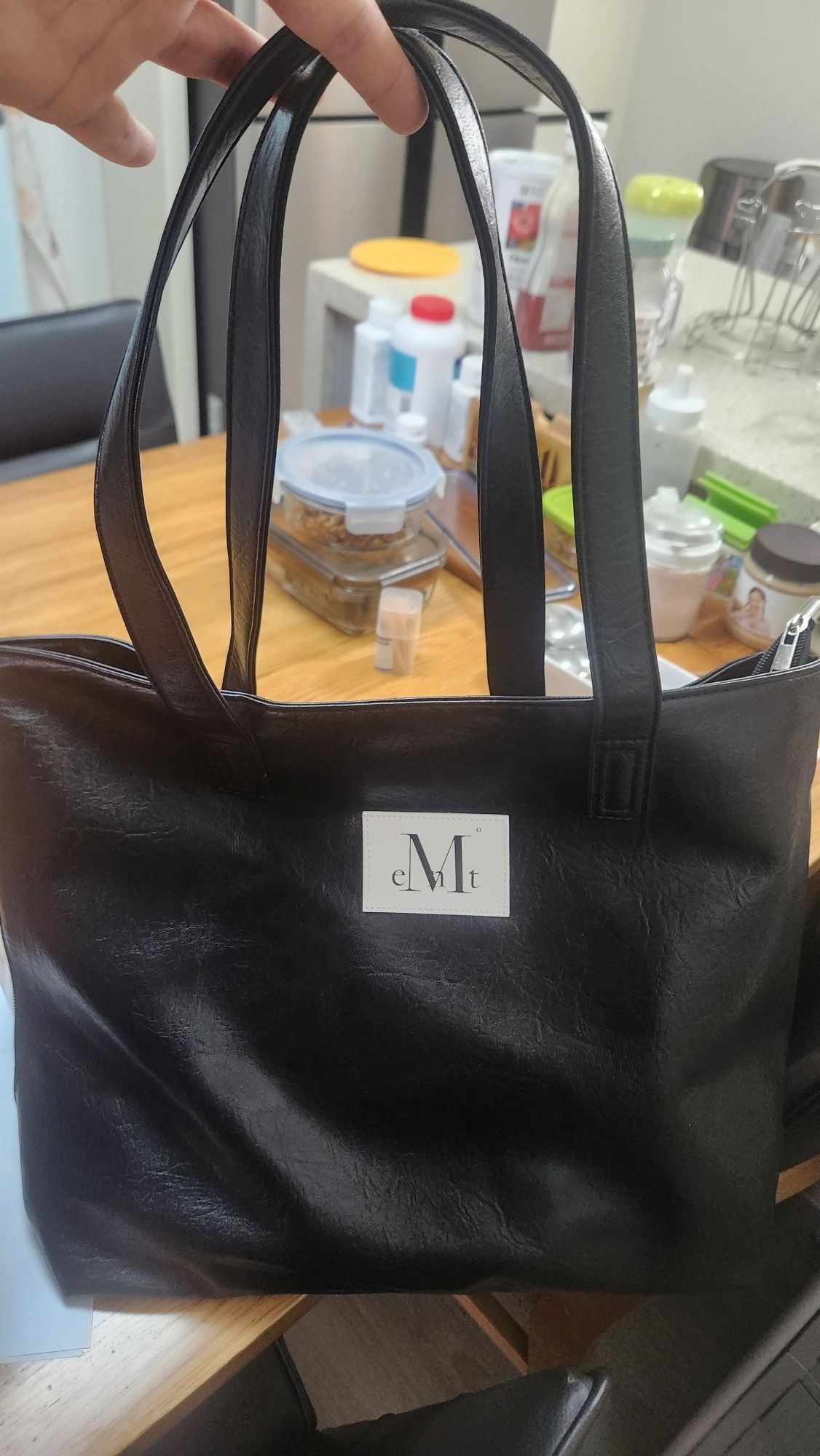 MUSINSA | MUCENT Lienne Side Zipper Leather Shoulder Bag