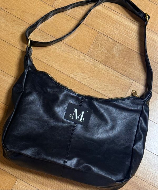 MUSINSA | MUCENT Merin Gold Line Leather Shoulder Bag Unisex