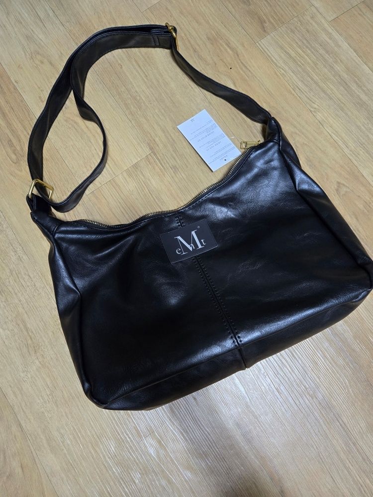 MUSINSA公式 | MUCENT Merin Gold Line Leather Shoulder Bag
