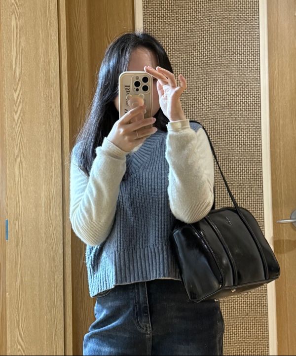 韓国ファッション[LEATHERY] RETRO WRINKLE ENAMEL SHOULDER BAG MUSINSA | LEATHERY Retro Wrinkle Enamel Shoulder Bag [BLACK]