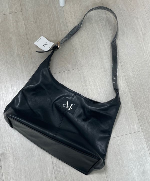 【MUCENT】 Crescent Leather Shoulder Bag Unisex / 追跡付 MUCENT CRESCENT LEATHER SHOULDER BAG UNISEX