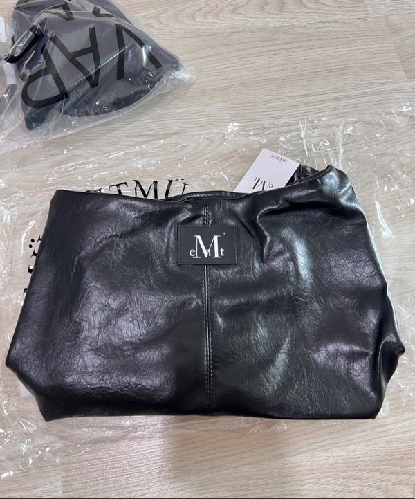 MUSINSA公式 | MUCENT [ポーチプレゼント] クレセントレザーショルダー