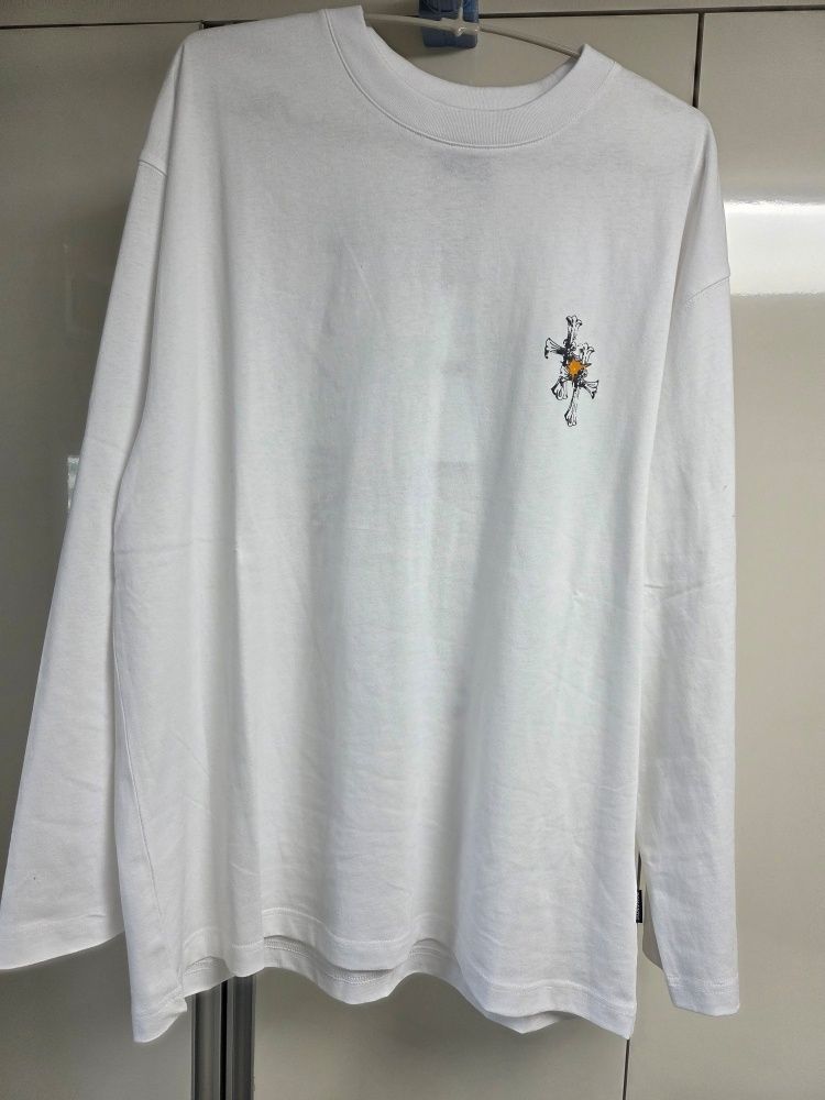 ROMANTIC CROWNのNeo Gothic Cross Long Sleeve T-Shirt 全3色 NEO GOTHIC CROSS LONGSLEEVE_WHT | ROMANTIC CROWN